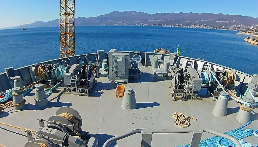 marine-deck-machinery-1